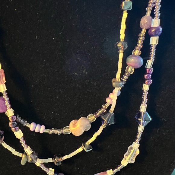 Tri strand purple/white with pewter closure - Picture 3 of 5